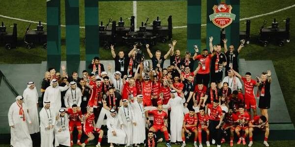 منصة التتويج تتزين بالأحمر.. وشباب الأهلي يسطر المجد